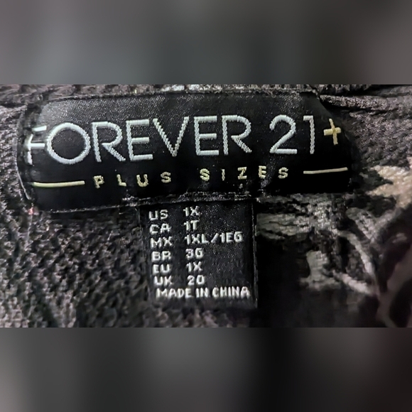 Forever 21 Plus Size (1X) Romper - Picture 4 of 4